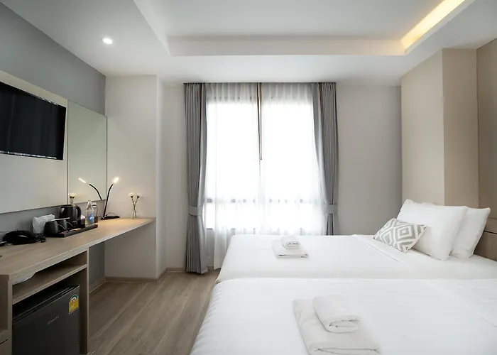 Hotel The Riski At Bangphlat Station Sha Bangkok
