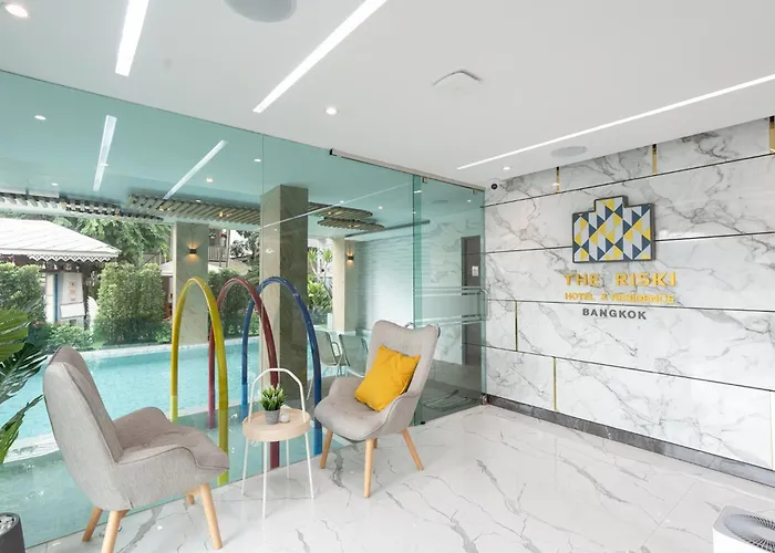 The Riski At Bangphlat Station Sha Hotel Bangkok