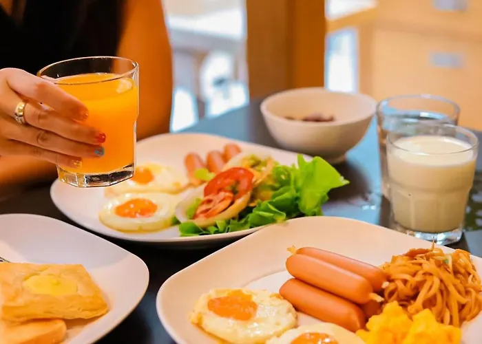 Hotel The Riski At Bangphlat Station Sha Bangkok