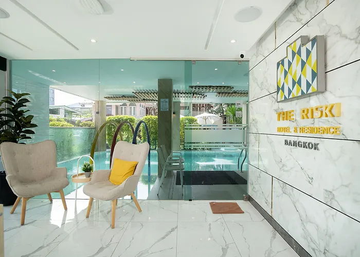 The Riski At Bangphlat Station Sha Hotel Bangkok