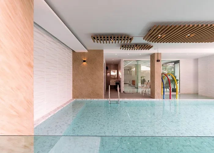 Hotel The Riski At Bangphlat Station Sha 3*