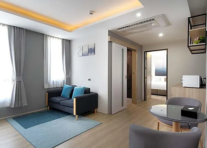 The Riski At Bangphlat Station Sha Hotel Bangkok