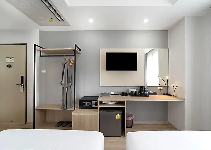 The Riski At Bangphlat Station Sha Hotel Bangkok