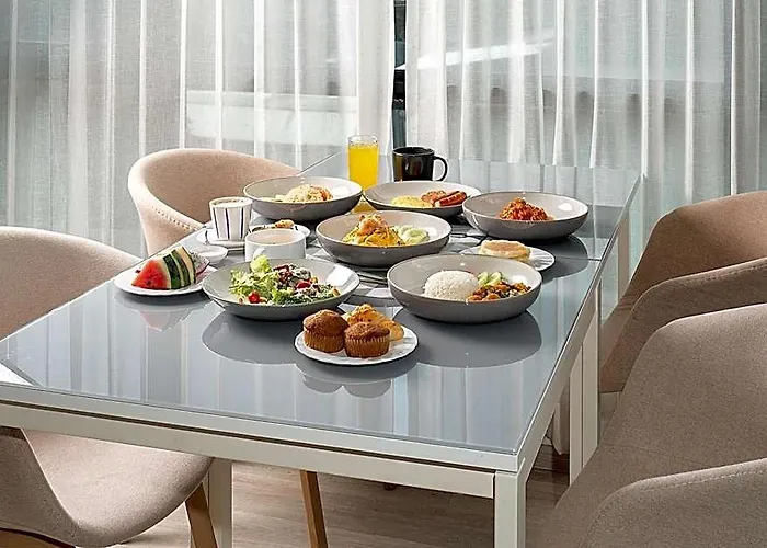 Hotel The Riski At Bangphlat Station Sha Bangkok