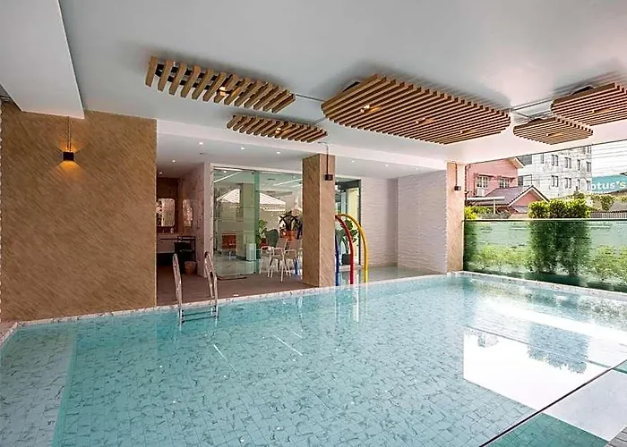Hotel The Riski At Bangphlat Station Sha Bangkok